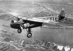 De Fokker F8 in de vlucht